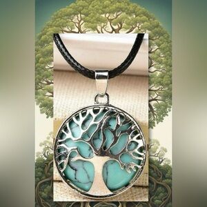 $3 Silver Tree of Life Pendant Necklace~New~$3 WHEN BUNDLED WITH 3 OR MORE ITEMS
